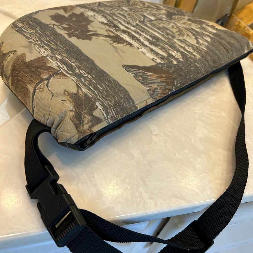 FREE with purchase of any other nondiscounted camo item: Camo Hunting Seat Pad - Picture 4 of 10